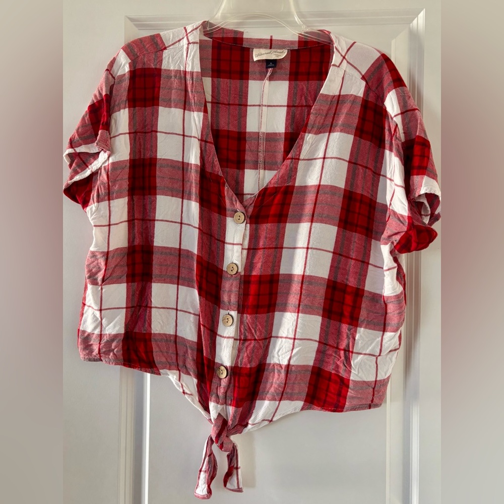 Universal Threads Red Plaid Button-Down Tie-Front Shirt – Women’s XL EUC